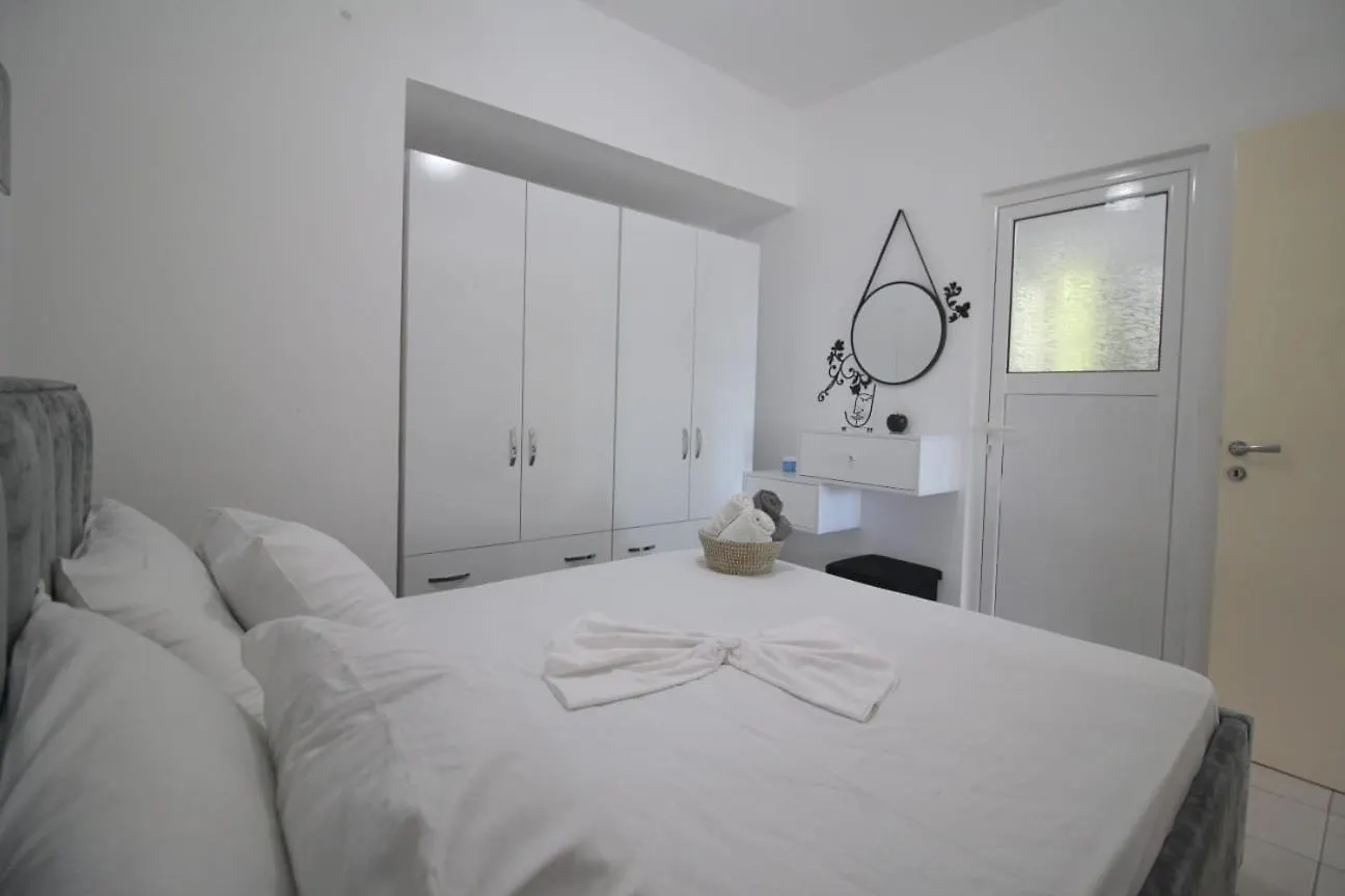 Nikol Apartments Saranda